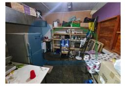 Se venden 4 locales comerciales independientes