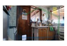 Amplia casa de dos pisos en sector residencial – Belloto 2.000