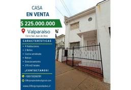 Amplia casa de dos pisos – Cerro San Juan De Dios