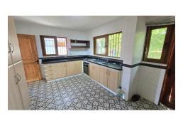 Se Arrienda Casa Con Piscina En Comuna De Isla De Maipo