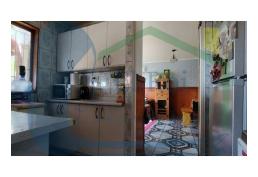 Hermosa casa de 2 pisos, ubicada en un sector residencial