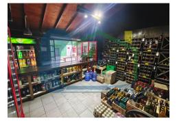 Se venden 4 locales comerciales independientes