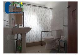 Amplia casa de dos pisos  – Las Rosas