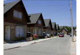 Arriendo linda casa en Condominio los Naranjos, La Cruz, 3 D, 3 B, lugar tranquilo y seguro.