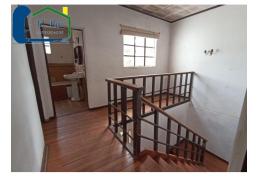 Amplia casa de dos pisos – Cerro San Juan De Dios