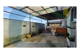 casa de dos pisos en sector residencial – Belloto 2.000