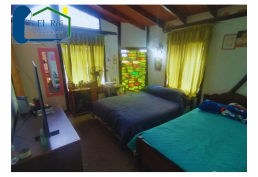 Casa con amplio patio – Peñanlanca