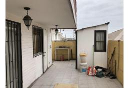 VENDO EXCELENTE CASA AMPLIADA EN EL SECTOR REGIMINETO ARICA. COQUIMBO